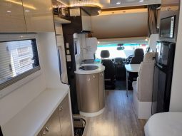 2019 Sunliner Switch S442 Motorhome full