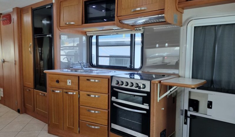 2011 Winnebago Longreach Twin Slide-out Motorhome full