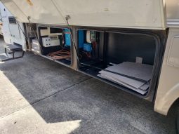 2011 Winnebago Longreach Twin Slide-out Motorhome full