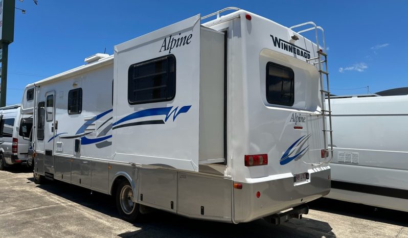 2007 Winnebago Alpine 30ft. full