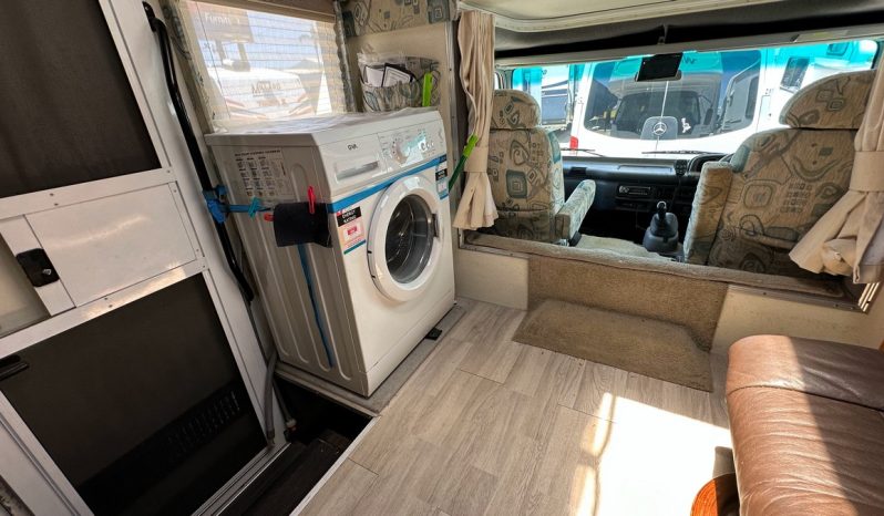 2007 Winnebago Alpine 30ft. full