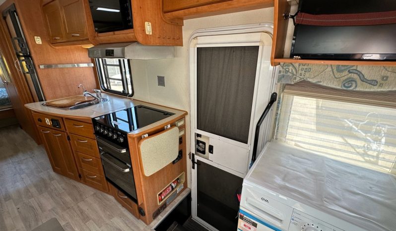 2007 Winnebago Alpine 30ft. full