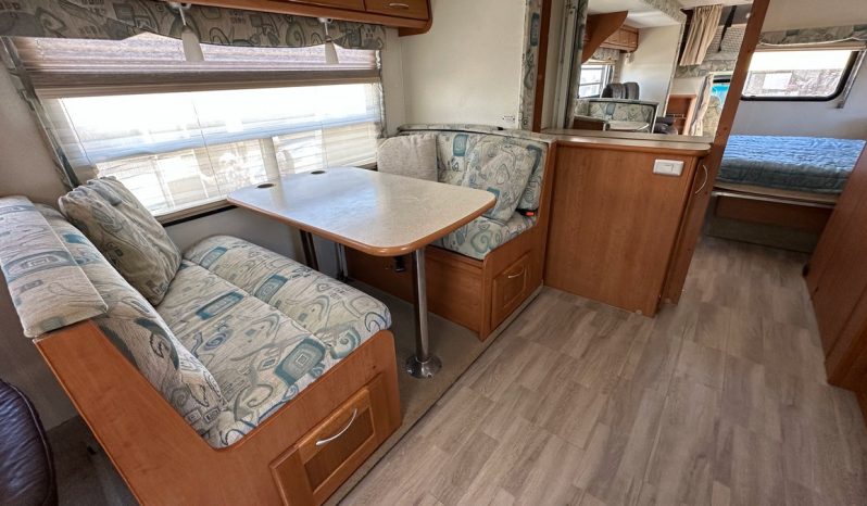 2007 Winnebago Alpine 30ft. full