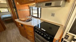 2007 Winnebago Alpine 30ft. full