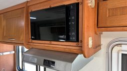 2007 Winnebago Alpine 30ft. full