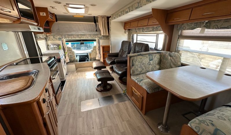 2007 Winnebago Alpine 30ft. full