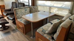 2007 Winnebago Alpine 30ft. full