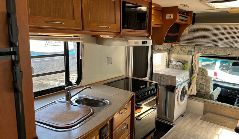 2007 Winnebago Alpine 30ft. full