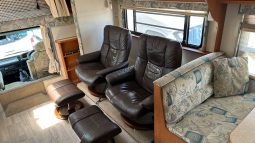 2007 Winnebago Alpine 30ft. full