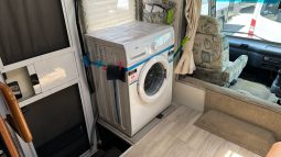 2007 Winnebago Alpine 30ft. full