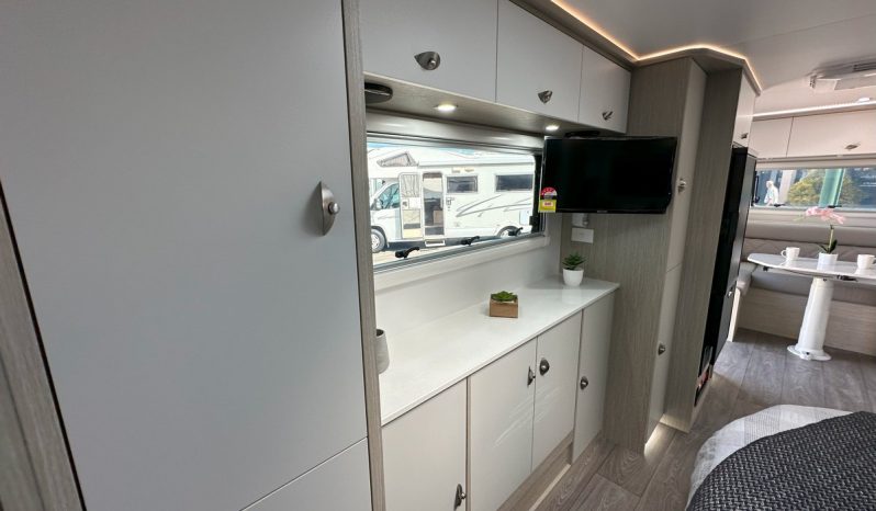 2025 Willow Ironbark 622 – 21ft. Slide-out full