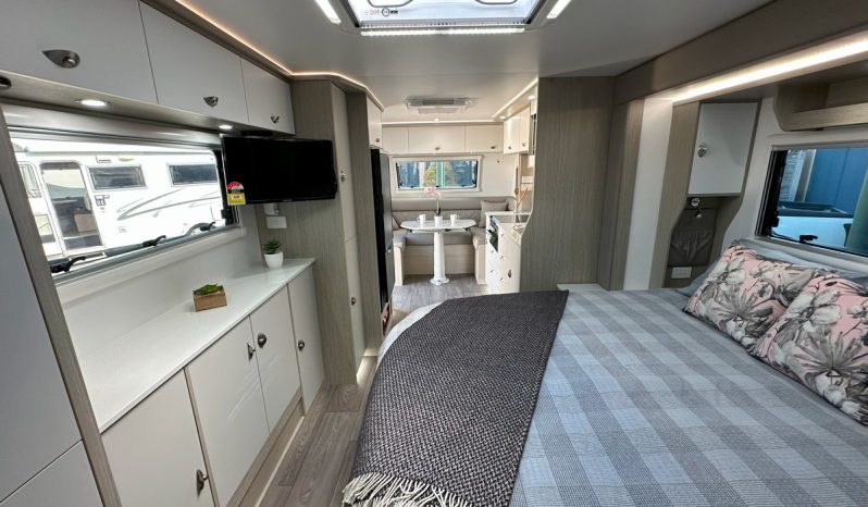 2025 Willow Ironbark 622 – 21ft. Slide-out full