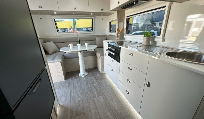 2025 Willow Ironbark 622 – 21ft. Slide-out full