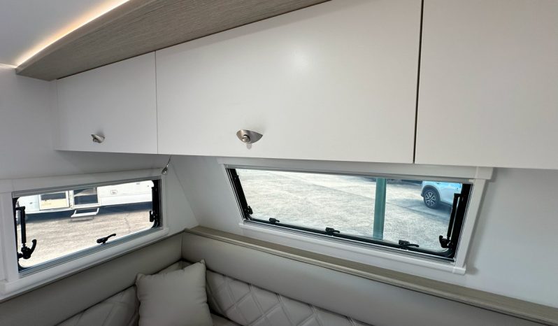 2025 Willow Ironbark 622 – 21ft. Slide-out full