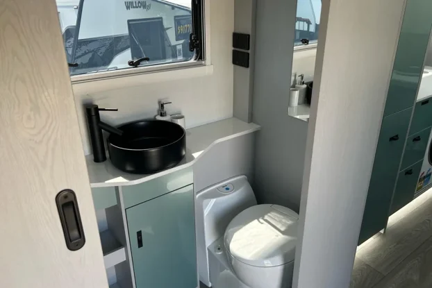 Kauri.Toilet