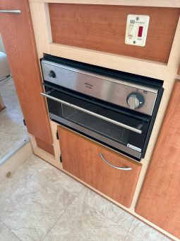 2010 Winnebago Birdsville Elite full