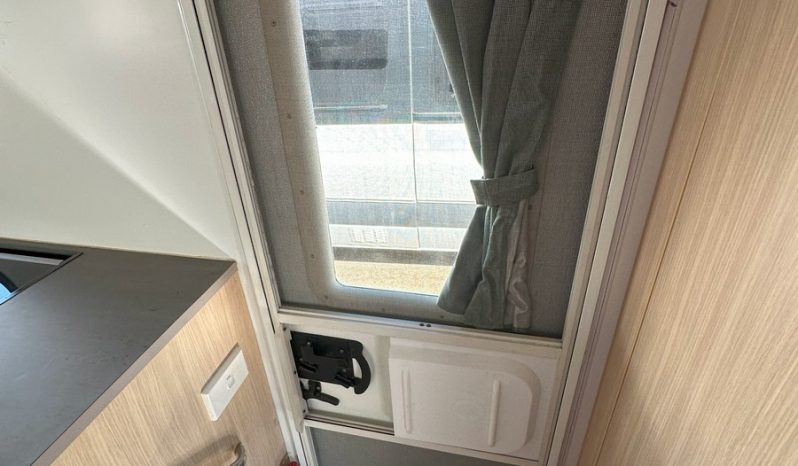 2010 Winnebago Birdsville Elite full