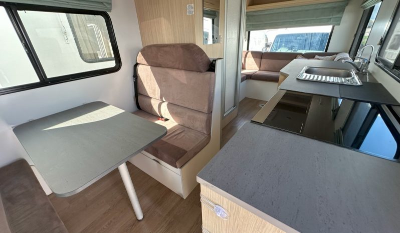2010 Winnebago Birdsville Elite full