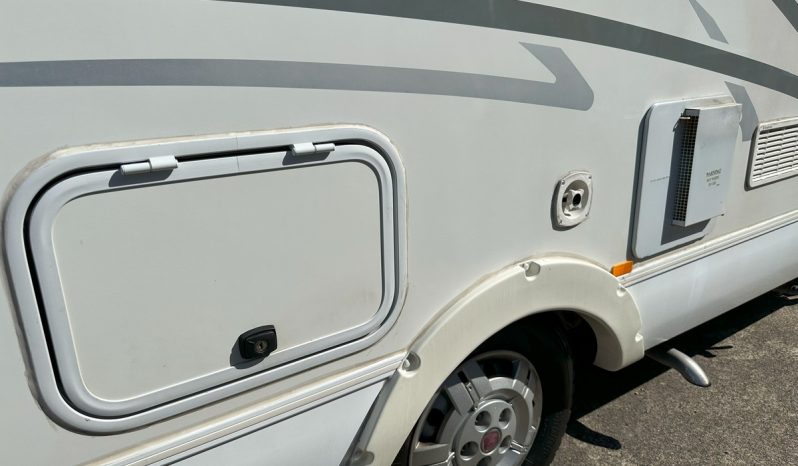 2010 Winnebago Birdsville Elite full