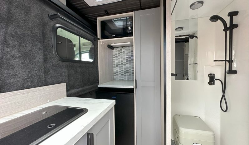 2022 PEUGEOT Boxer Campervan full