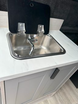 2022 PEUGEOT Boxer Campervan full
