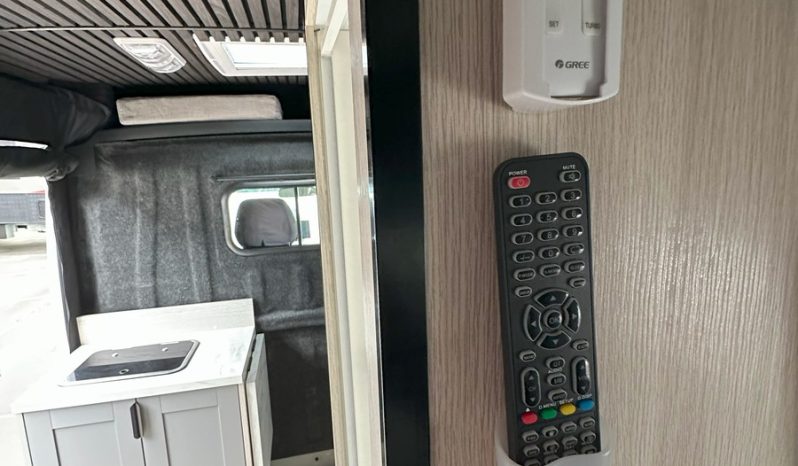 2022 PEUGEOT Boxer Campervan full