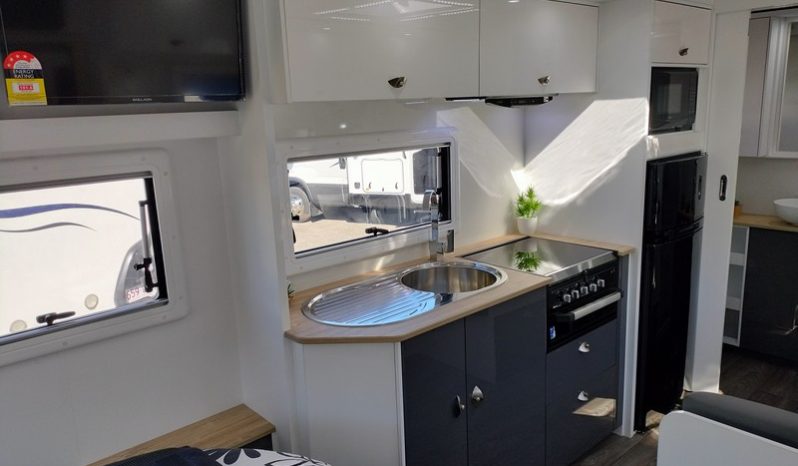 2025 Willow Conifer 520 Caravan 17ft9in (Brand New) full