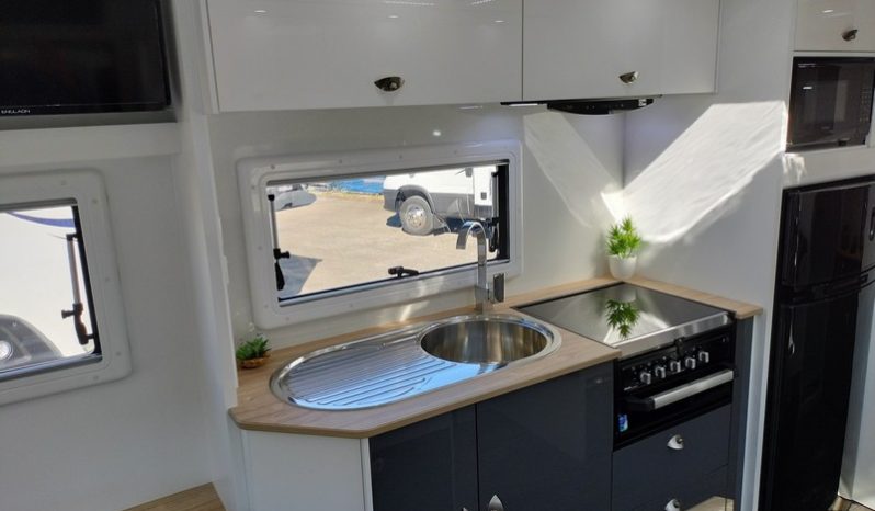 2025 Willow Conifer 520 Caravan 17ft9in (Brand New) full