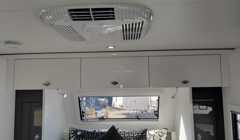 2025 Willow Conifer 520 Caravan 17ft9in (Brand New) full