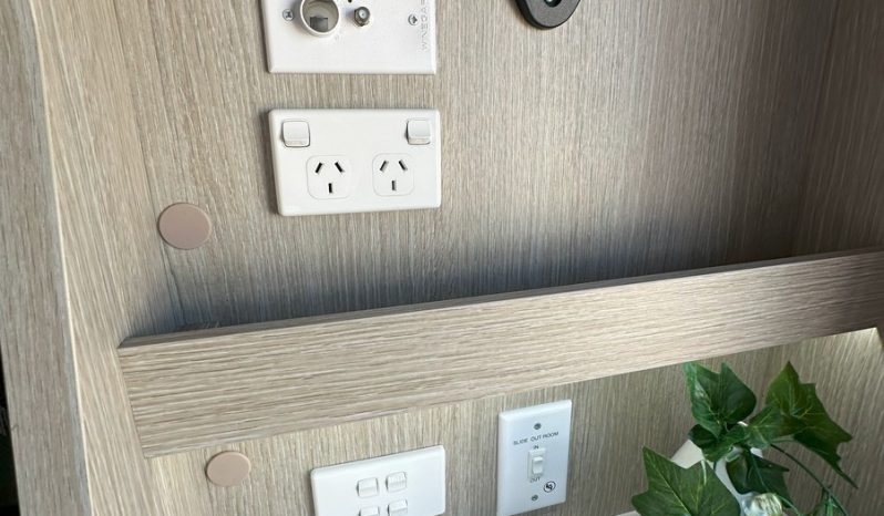 2025 Willow Ironbark 622 Caravan 21ft (Brand New) full