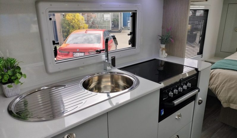 2025 Willow Conifer 5223 Caravan 18’10” (Brand New) full