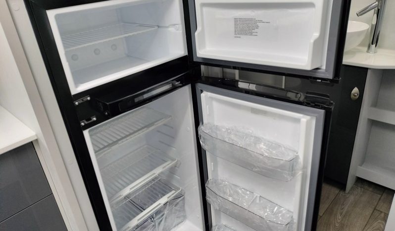 2025 Willow Conifer 5228 Caravan 19’3″ (Brand New) full