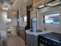 2019 Sunliner Switch S442 Motorhome full