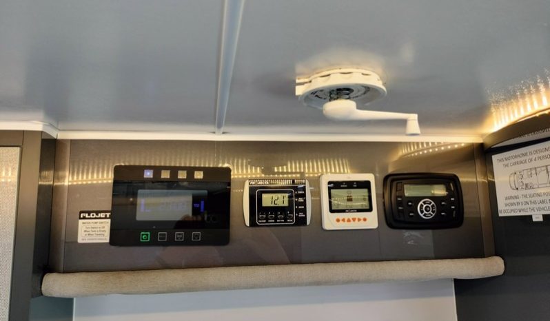 2019 Sunliner Switch S442 Motorhome full