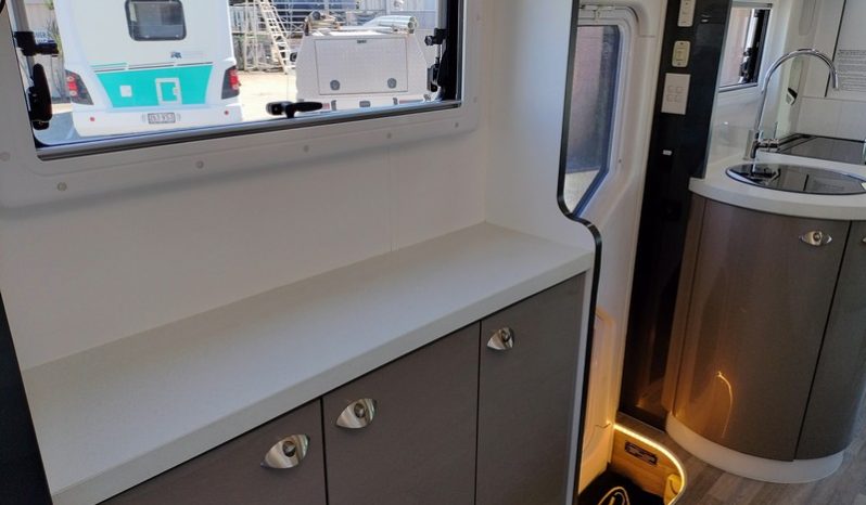 2019 Sunliner Switch S442 Motorhome full