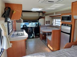 2011 Winnebago Esperance Motorhome (Slide-out) full