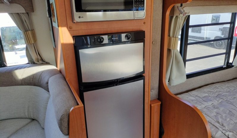 2011 Winnebago Esperance Motorhome (Slide-out) full