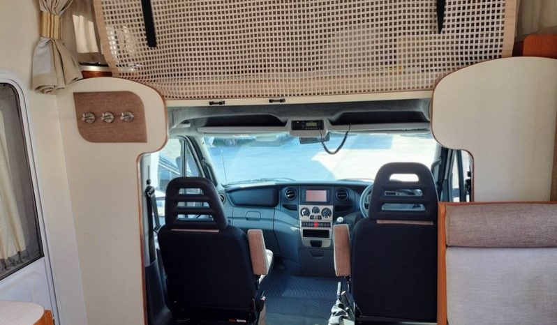 2011 Winnebago Esperance Motorhome (Slide-out) full