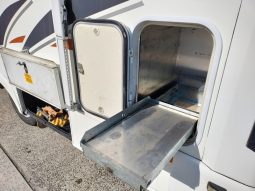2011 Winnebago Esperance Motorhome (Slide-out) full