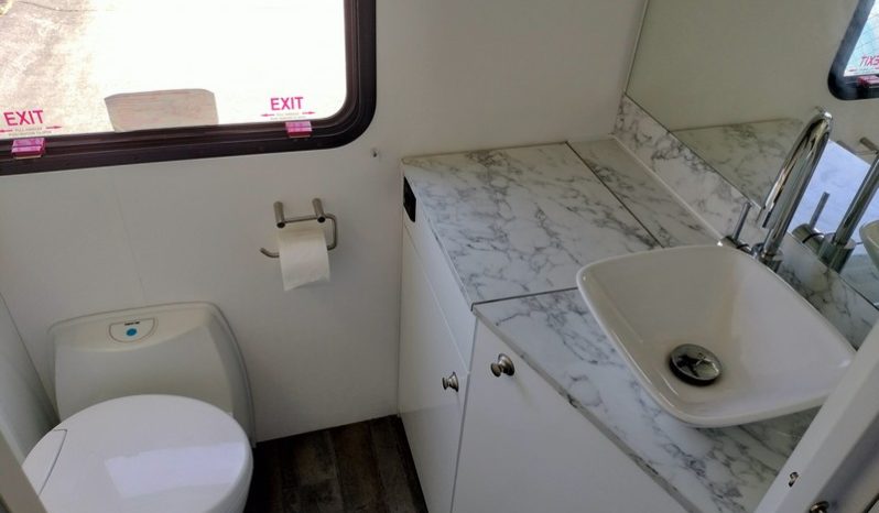 2020 Avida Silverton Motorhome (Slide-out) full