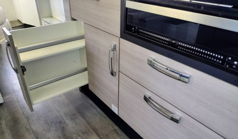2020 Avida Silverton Motorhome (Slide-out) full