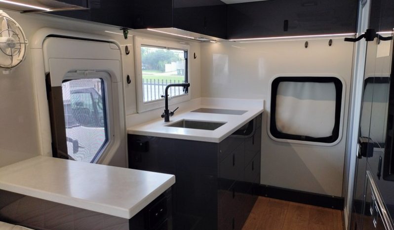 2022 SLRV Expedition Adveunturer Motorhome 22ft full