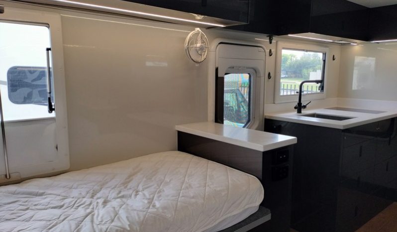 2022 SLRV Expedition Adveunturer Motorhome 22ft full