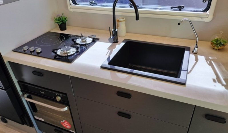 2026 Sunliner Navian 611-26 Motorhome 8.55M full