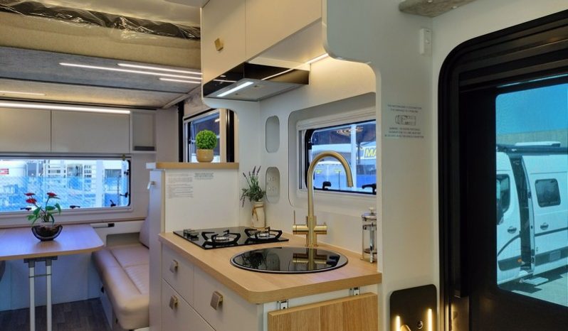 2026 Sunliner Switch 441-26 Motorhome 7.0M full