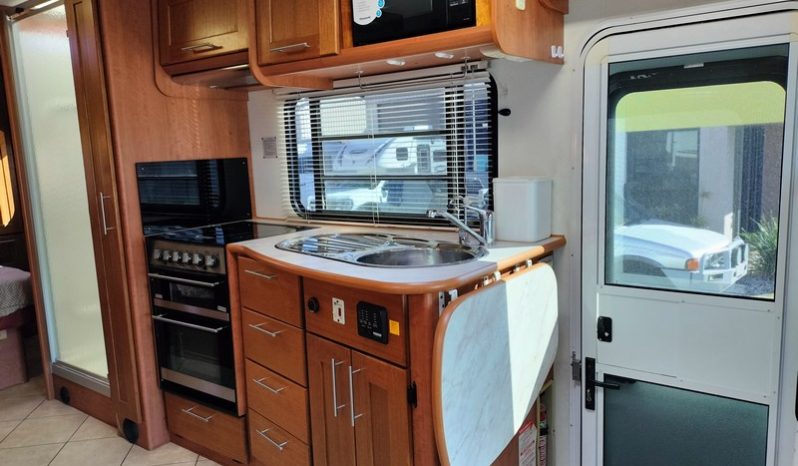 2009 Winnebago Longreach 2735SL (Slide-out) Motorhome 27ft full