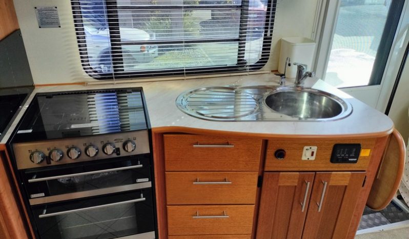 2009 Winnebago Longreach 2735SL (Slide-out) Motorhome 27ft full