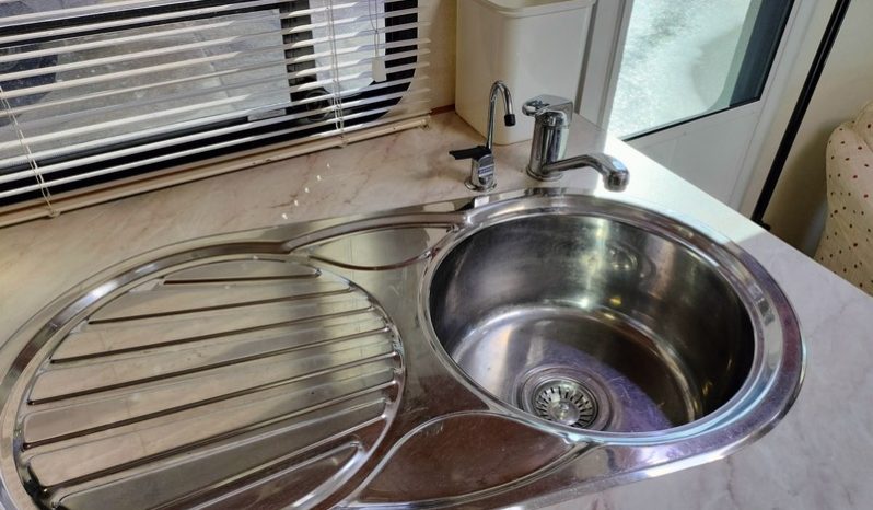 2009 Winnebago Longreach 2735SL (Slide-out) Motorhome 27ft full