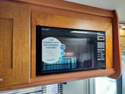2009 Winnebago Longreach 2735SL (Slide-out) Motorhome 27ft full