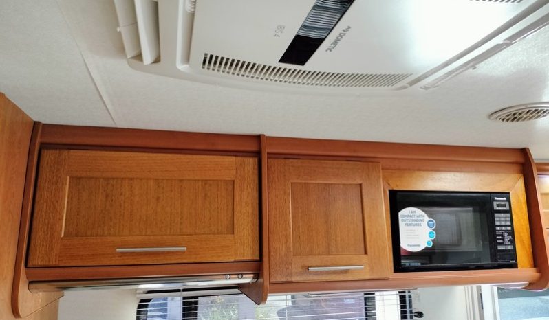2009 Winnebago Longreach 2735SL (Slide-out) Motorhome 27ft full